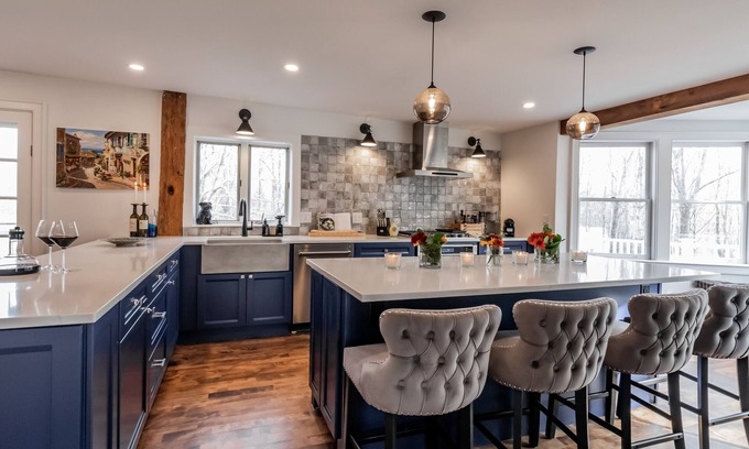 New Gloucester Casa | The Old Bell Tavern - Luxury in the Country 3BDR w/AC and fantastic deck!