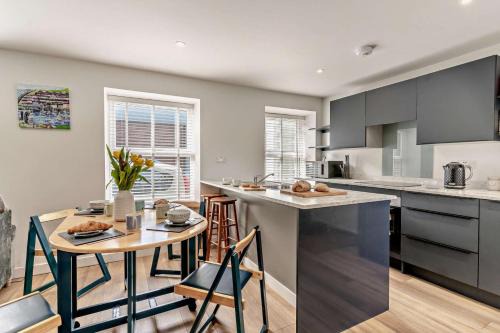Aberaeron Casa | The Old Coach House - Aberaeron
