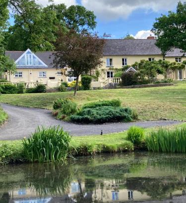 Broadwoodkelly Casa | The Old Dairy With Indoor Pool In Devon