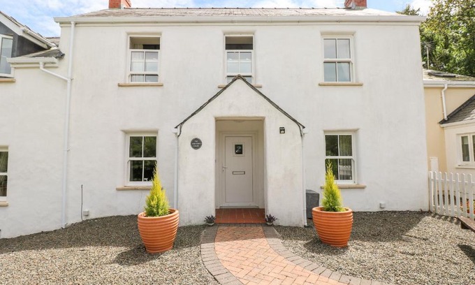 Tenby Casa | The Old Farm House