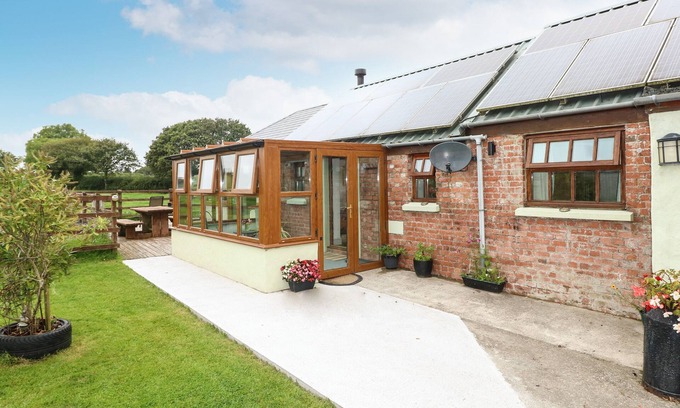 Narberth Cabaña | The Old Farm Shop, NARBERTH