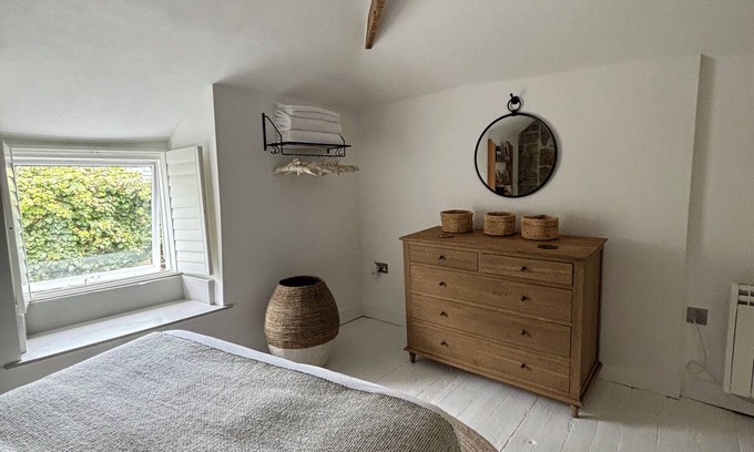 Mousehole Cabaña | The Old Gallery - Charming Coastal Escape For Two