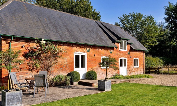 Freefolk Casa | The Old Granary by Interhome