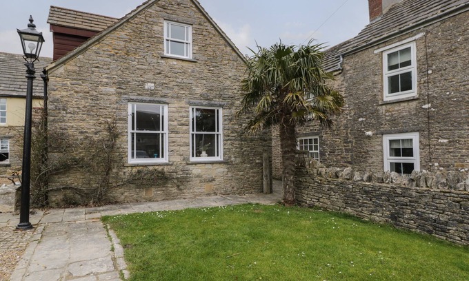 Langton Matravers Cabaña | THE OLD HABERDASHERY, pet friendly in Swanage