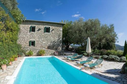 Kavallos Casa | The Old House Guest House - Collection Villas