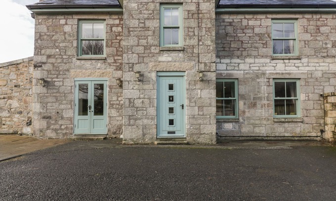 St. Stephen Casa | The Old King's Arms, ST STEPHEN