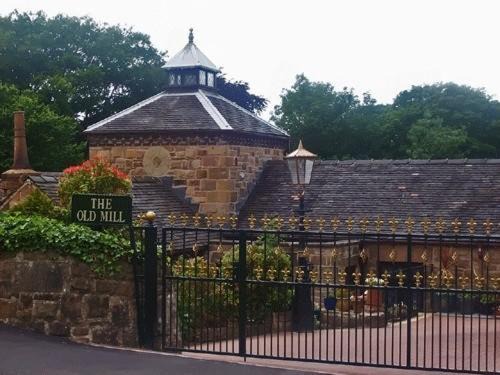 Crich Casa | The Old Mill and Cottage
