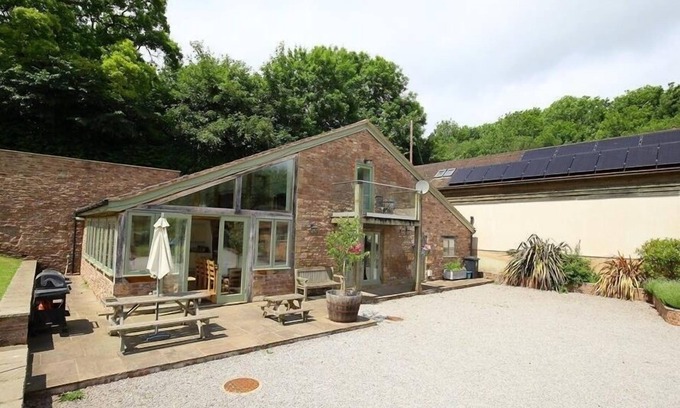 Flaxley Cabaña | THE OLD MILL, admite mascotas, con un jardín en Cinderford, Ref 988926