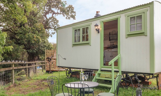 Exbourne Cabaña | The Old Mill Shepherd's Hut