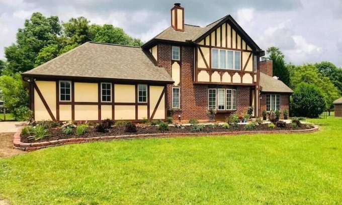 Covington Casa | The Old Oak House