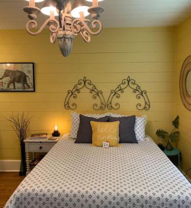 Brenham Casa | The Old Pecan House