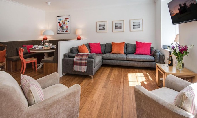 Kelso Casa | The Old Pickle House