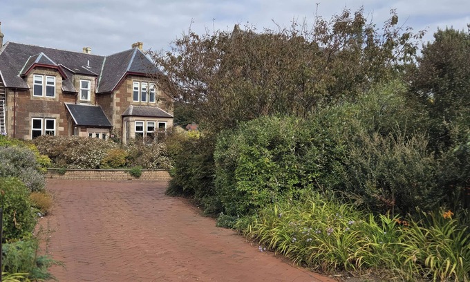 Largs Cabaña | THE OLD RECTORY, family friendly, character holiday cottage in Largs