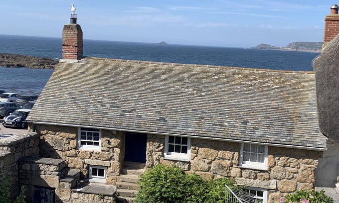 Sennen Cove Cabaña | The Old Saltings: Beautiful fisherman's cottage in Sennen Cove, sleeps up to 6/8