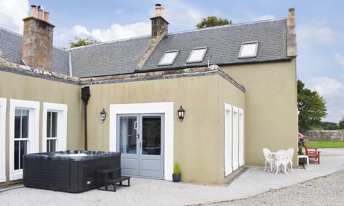 Invergordon Cabaña | The Old School House Apartment