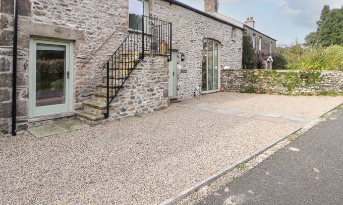 Barbon Cabaña | THE OLD SHIPPON, pet friendly, with a garden in Kirkby Lonsdale