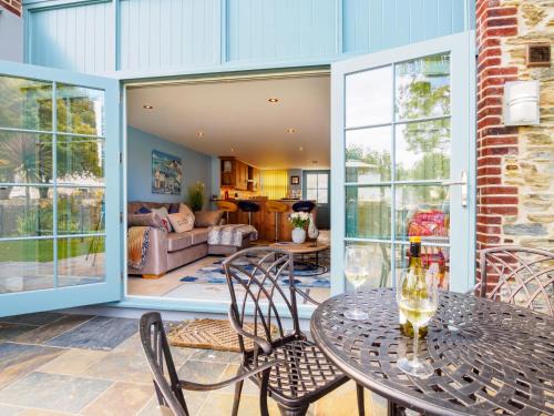 Charlestown Casa | The Old Smoke House