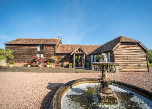 Broughton Hackett Casa | The Old Stables at Humblebee Hall