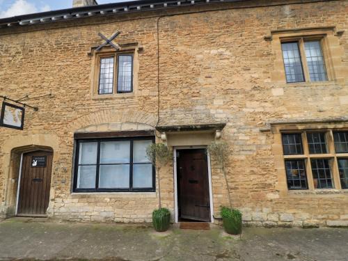 Sherston Casa | The Old Swan