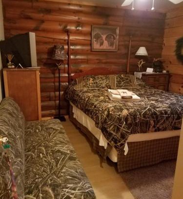 Fairmount Springs Hotel | The Old Tioga Inn Bed and Breakfast
