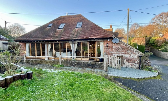 Sutton Cabaña | The Old Tractor Shed by inspirestays.com - a cottage that sleeps 4 guests in 2 bedrooms