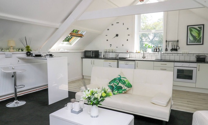 Llanybydder Cabaña | The Old Workshop