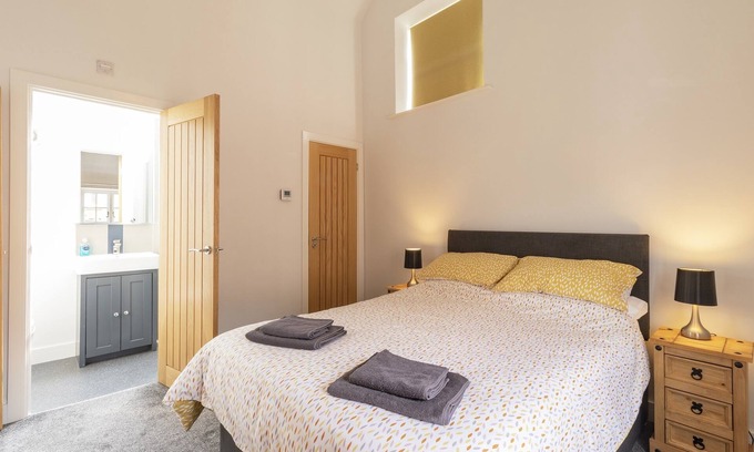 Chesterfield Cabaña | Rural-Baño con ducha-The Olde Coach House