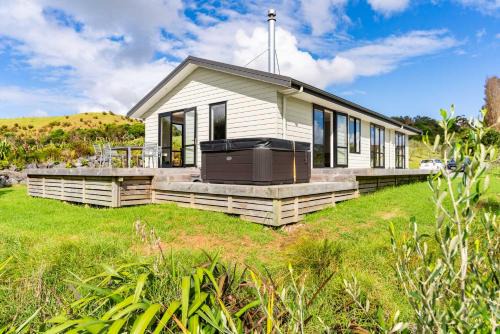 Mangawhai Casa | The Olive Hut - Mangawhai Holiday Home