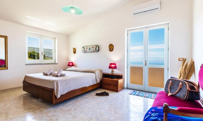 Ricadi Apartamento | The Olive Tree - Seaview Apartments