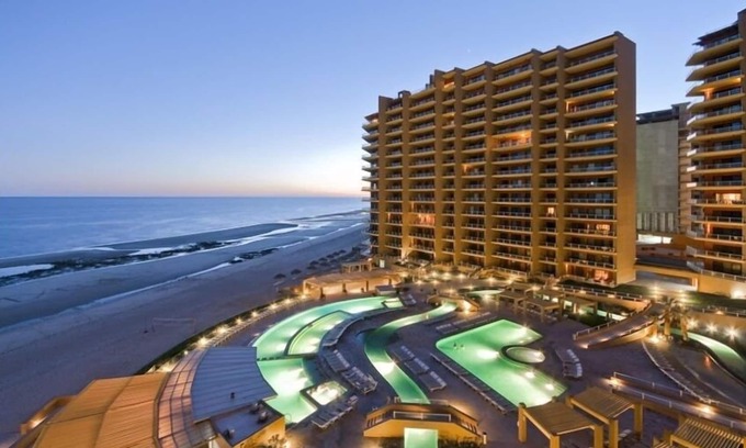 Centro Condominio | ¡El elegido! Las Palomas Coronado 2BR / 2BA Todo Océano Condominio Fase 2!