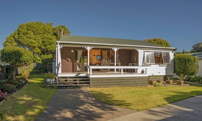 Onemana Casa | THE ONEMANA COTTAGE - ONEMANA HOLIDAY HOME, with a garden in Onemana