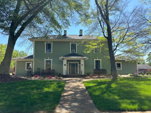 Shelby Cama Y Desayuno | The Opal and West House