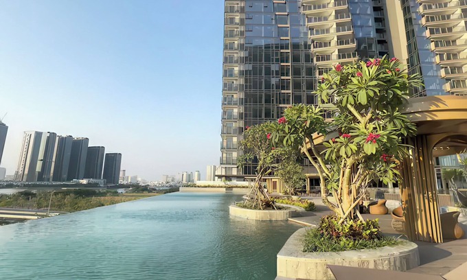 Thu Thiem Condominio | The Opera Residence - Pool & Sauna