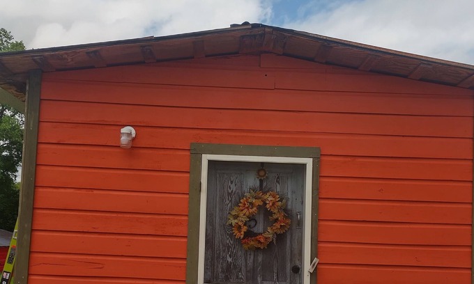 Ronda Cabina | The Orange Popsicle Cabin by Redawning