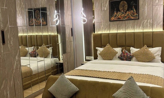 Gomti Nagar Hotel | The Origin Suites