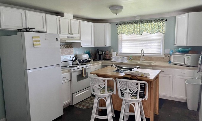 Hudson Casa | THE OTTER POD; a rare Canal Waterfront Gulf access Home,