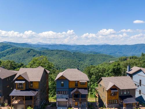 Lenoir Casa | The Overlook at Blue Ridge Mountain Club