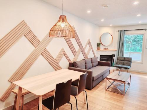 Harvie Heights Casa | The OVERLOOK Stay-Mountain View-Free Parking