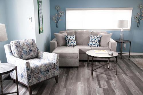Waterloo Casa | The Owl House Cozy Stay Near the Canal