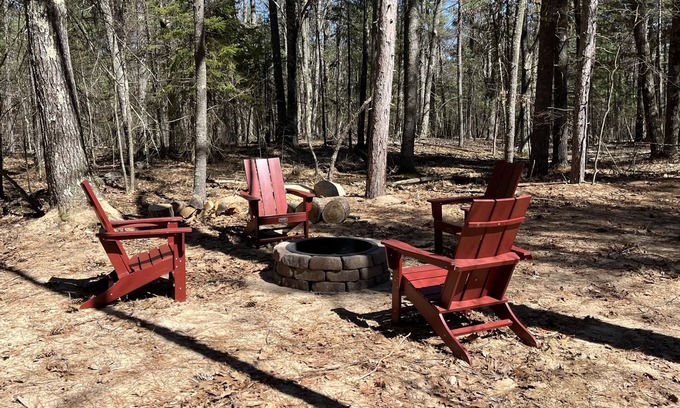 Jay Cabina | The Owl’s Nest. Cozy cabin near the High Peaks Wilderness. Pet-Friendly!