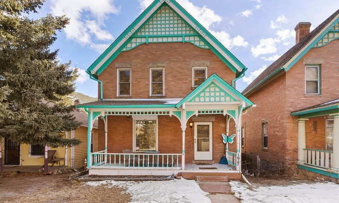Idaho Springs Apartamento | ¡El nido del búho! Camina hasta las cervecerías, tiendas, tours y más de Main Street.