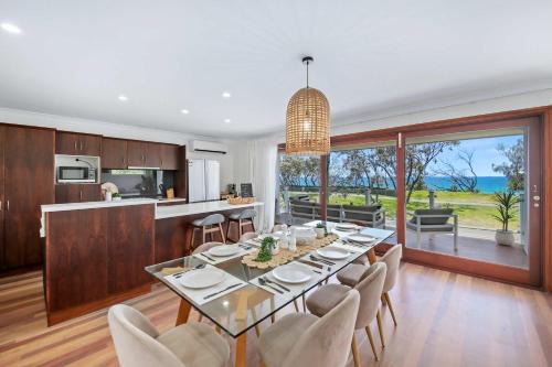 Buddina Casa | The Pacific - Absolute Beachfront in Buddina