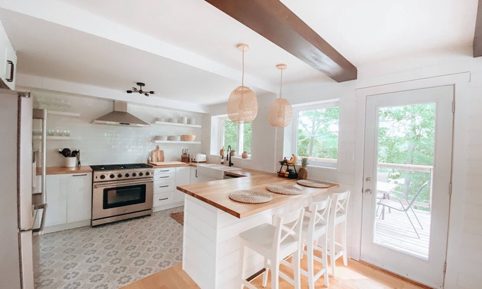 Bracebridge Cabaña | The Paddle House - four season waterfront property in the heart of Muskoka