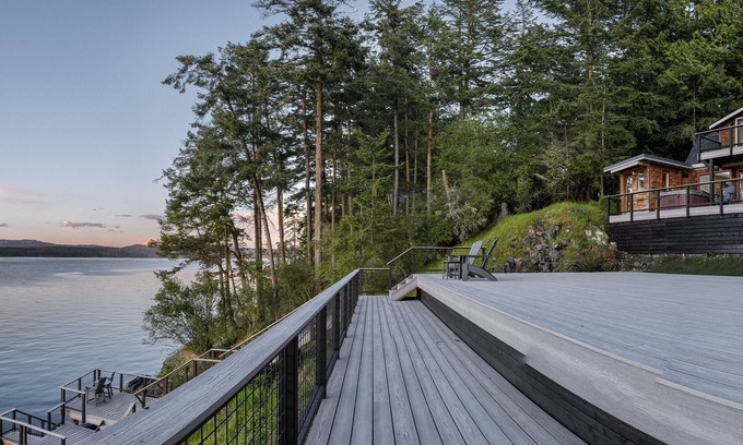 Friday Harbor Casa | The Paddle Shack: Oceanfront deck with multiple levels. Hot Tub! Amazing views!
