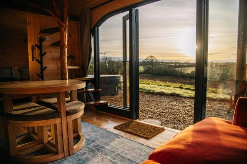 Mabe Cabina | The Palm at OLJU Lodges