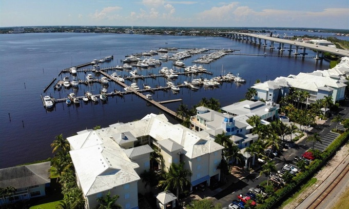 Stuart Condominio | The Palm Tree Penthouse