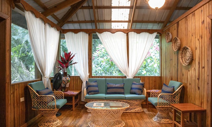 Belmopán Casa | ¡Aventura familiar en la selva tropical!