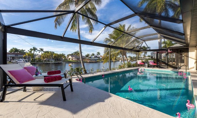 Pelican Casa | The Palms - Cape Coral - Roelens Vacations