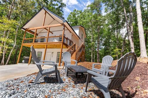 Westminster Casa | The Panda Lakehouse a Chic 4BR Retreat Lake Hartwell