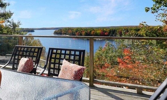 Algonquin Highlands Cabaña | The Panorama: Peaceful 4 Bedroom, 2 Bath Cottage